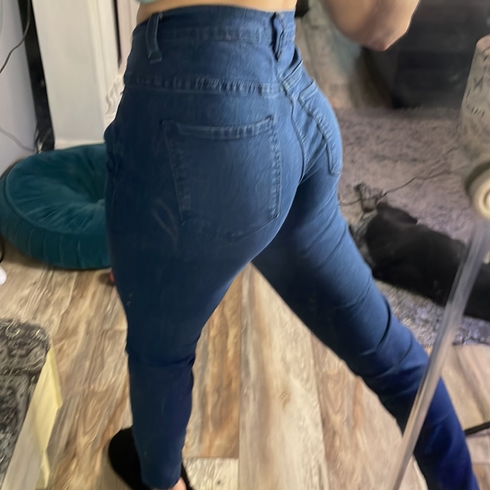 Mid rise stretchy jeans